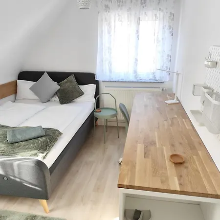 Apartment 3 Wohnung, Stammheim, Ruhig, Naehe Porsche Stuttgart